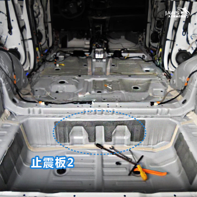 RAV4原车后备箱隔音