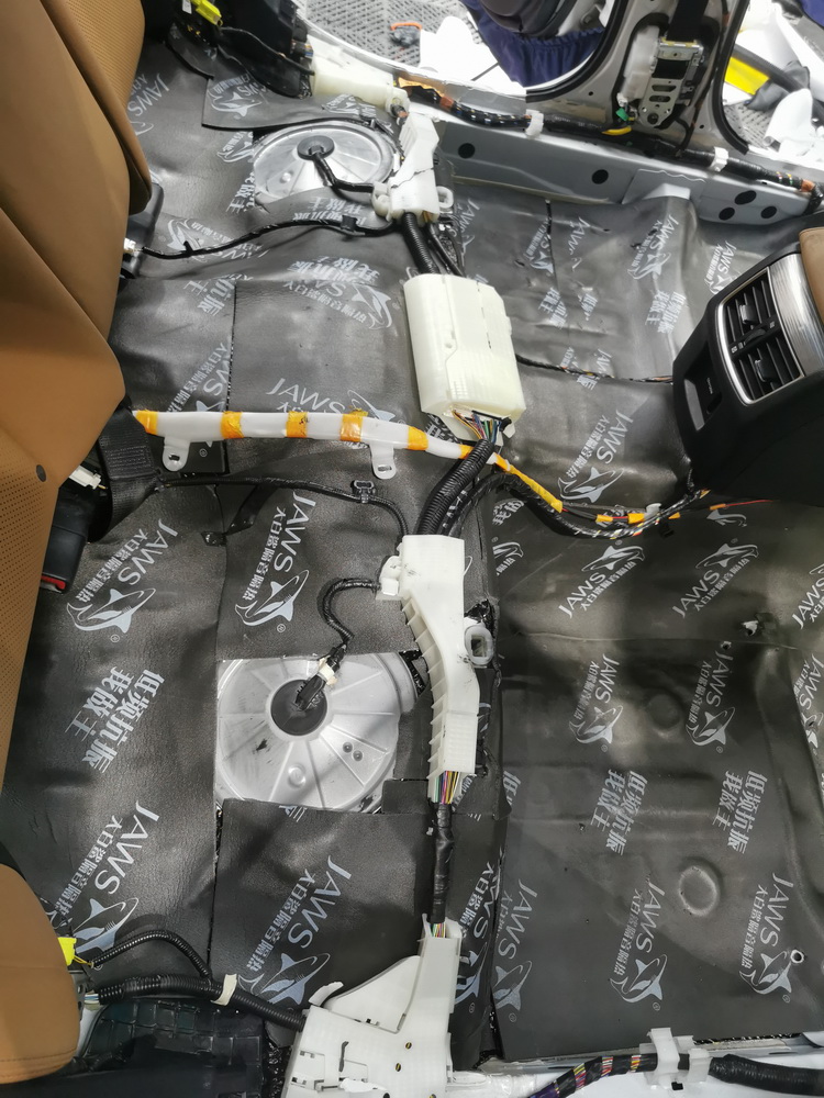 雷克萨斯GX350汽车隔音